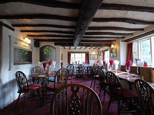 The Hatchet Inn Chute Экстерьер фото